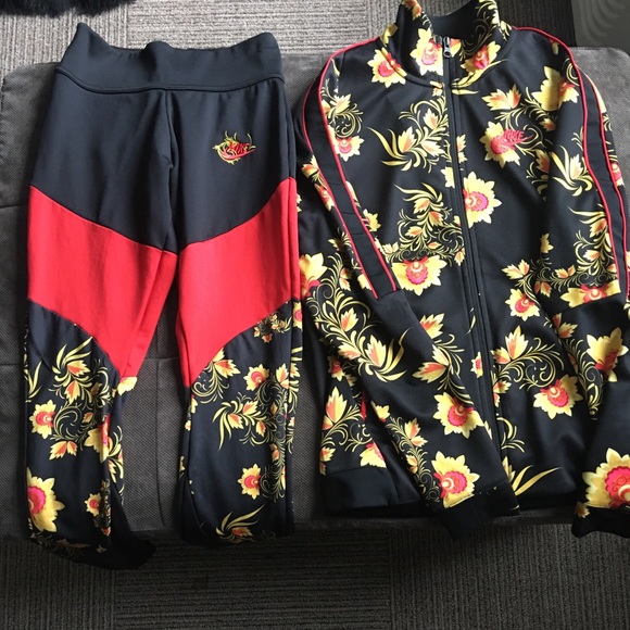 Nike floral set Clearance